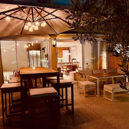 Les Pieds Dans L'eau شقة