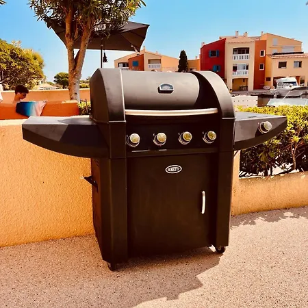 Les Pieds Dans L'eau شقة