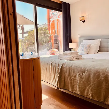 Les Pieds Dans L'eau *