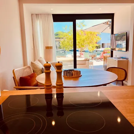 Les Pieds Dans L'eau *