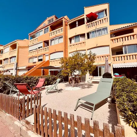 Les Pieds Dans L'eau *