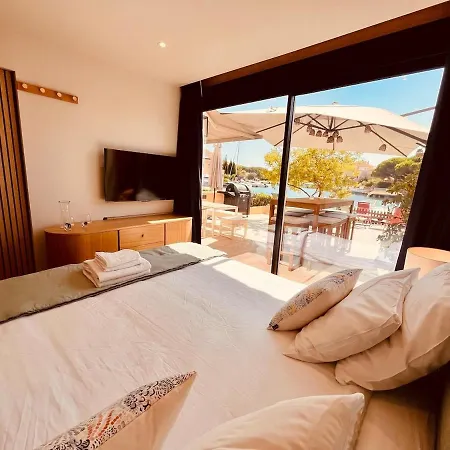 Les Pieds Dans L'eau شقة *