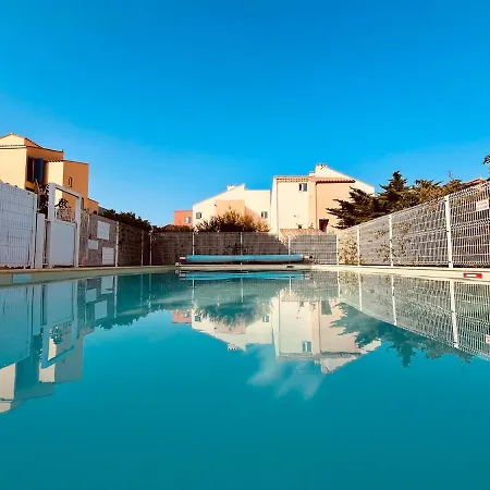 Les Pieds Dans L'eau