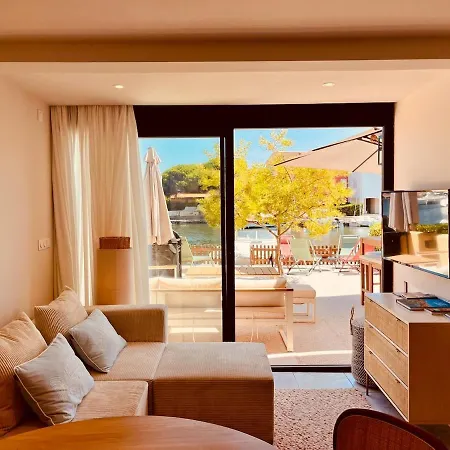 Les Pieds Dans L'eau شقة *