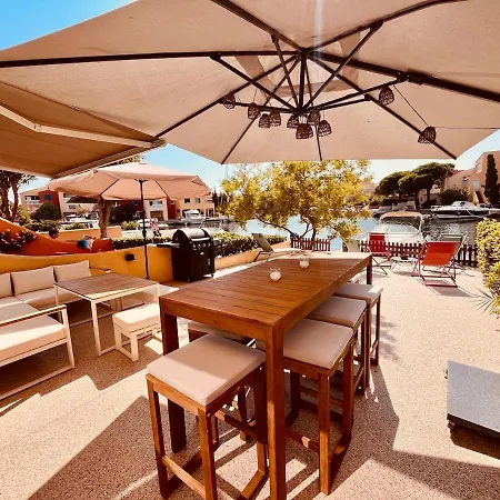 Les Pieds Dans L'eau Le Barcarès