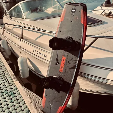 Les Pieds Dans L'eau