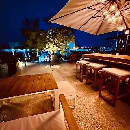 Les Pieds Dans L'eau Le Barcarès