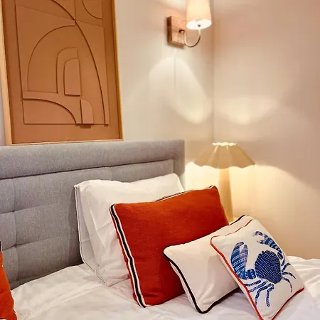 Les Pieds Dans L'eau