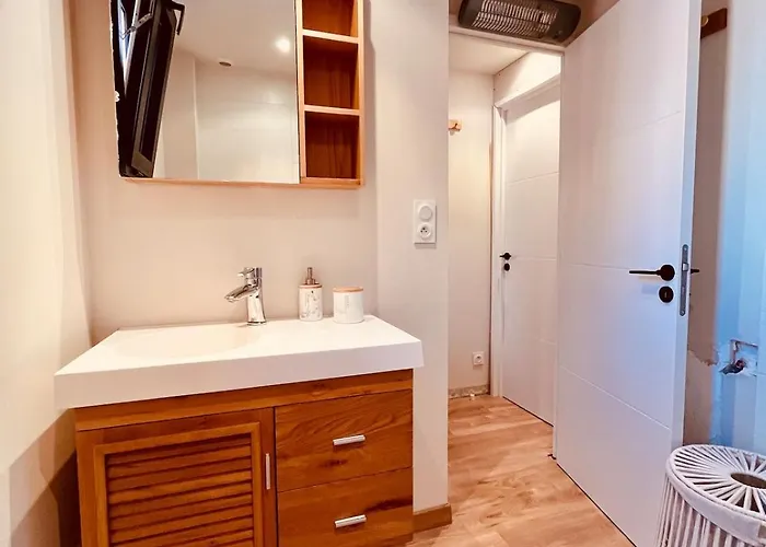 Les Pieds Dans L'eau Apartment