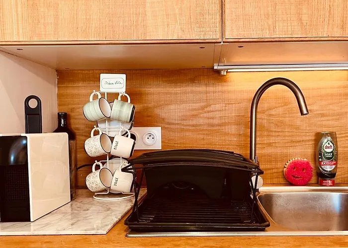 Les Pieds Dans L'eau Apartment *