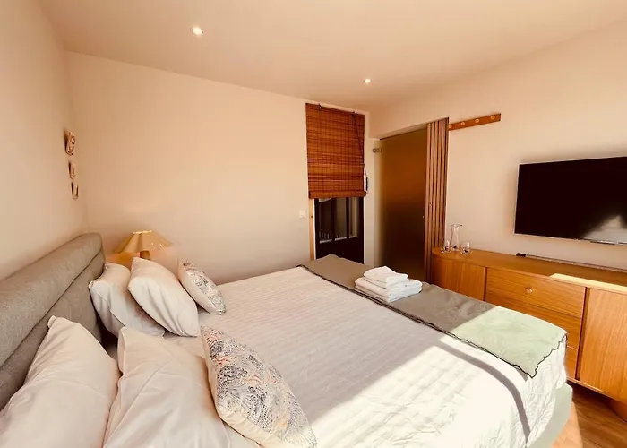 Les Pieds Dans L'eau