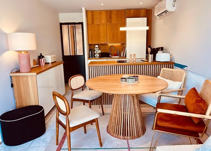 Les Pieds Dans L'eau *