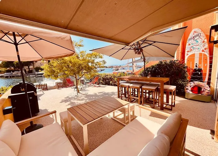 Les Pieds Dans L'eau *