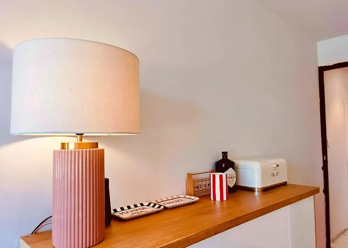 Les Pieds Dans L'eau Apartment *