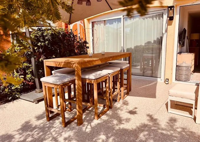 Les Pieds Dans L'eau