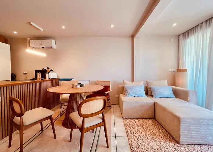 Les Pieds Dans L'eau Apartment